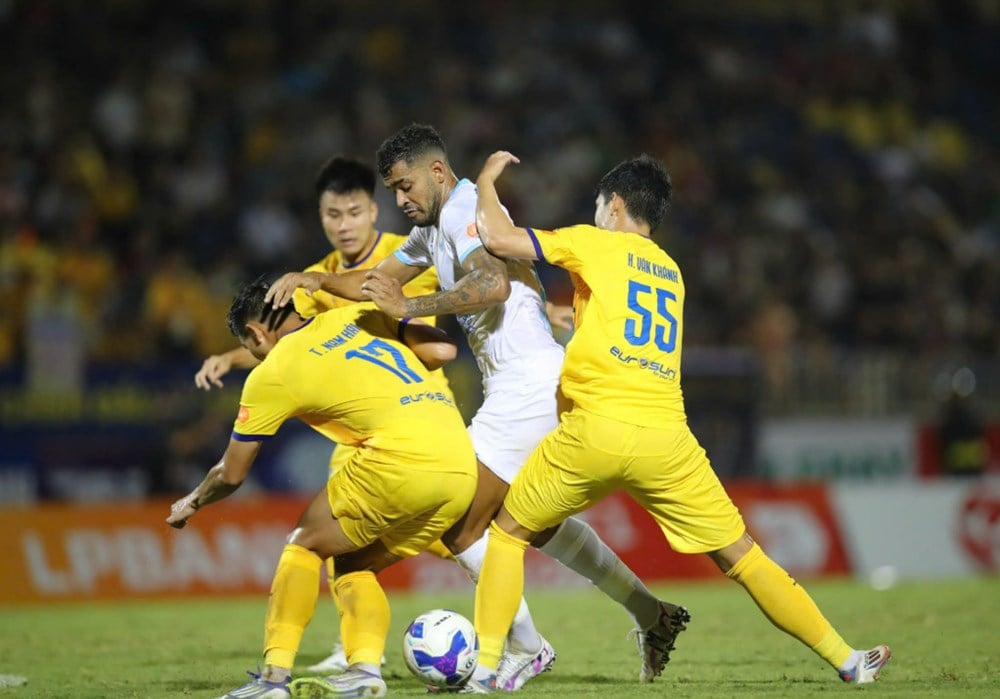 យោបល់លើការប្រកួត Nam Dinh vs PVF-CAND ម៉ោង 18:00 ថ្ងៃទី 27 ខែសីហា៖ ត្រូវតែឈ្នះបេសកកម្ម - រូបថតទី 2