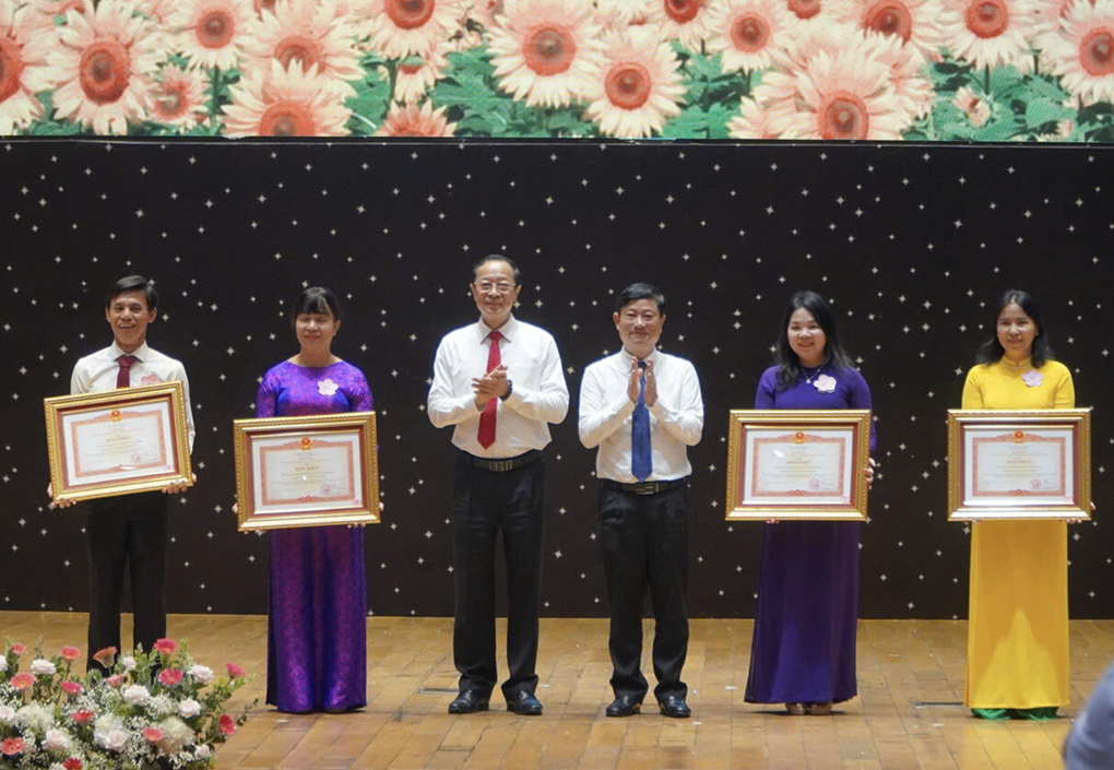 TPHCM có trường học trên 100 lớp gây khó khăn cho giảng dạy và quản lý - 2