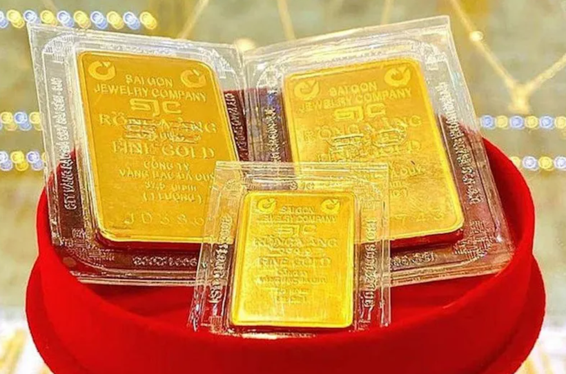 Người dân mong muốn chênh lệch giữa giá vàng trong nước và thế giới ngày càng thu hẹp. (Ảnh: Vietnam+)