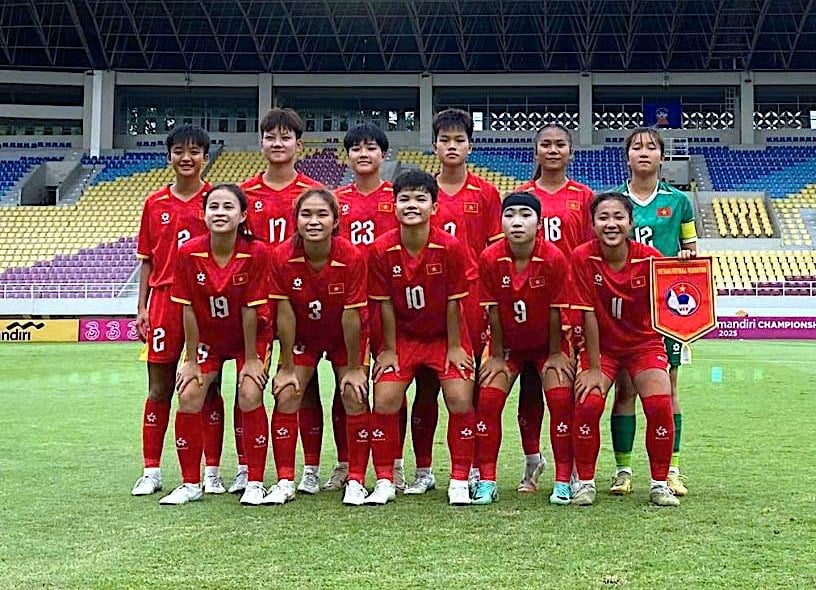 Vietnams U16-Frauenmannschaft kämpft beim Südostasien-Turnier um den dritten Platz – Foto 1