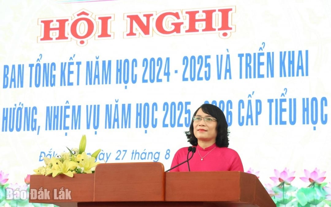Phó Giám đốc Sở GD-ĐT Võ Thị Minh Duyên phát biểu tại hội nghị.