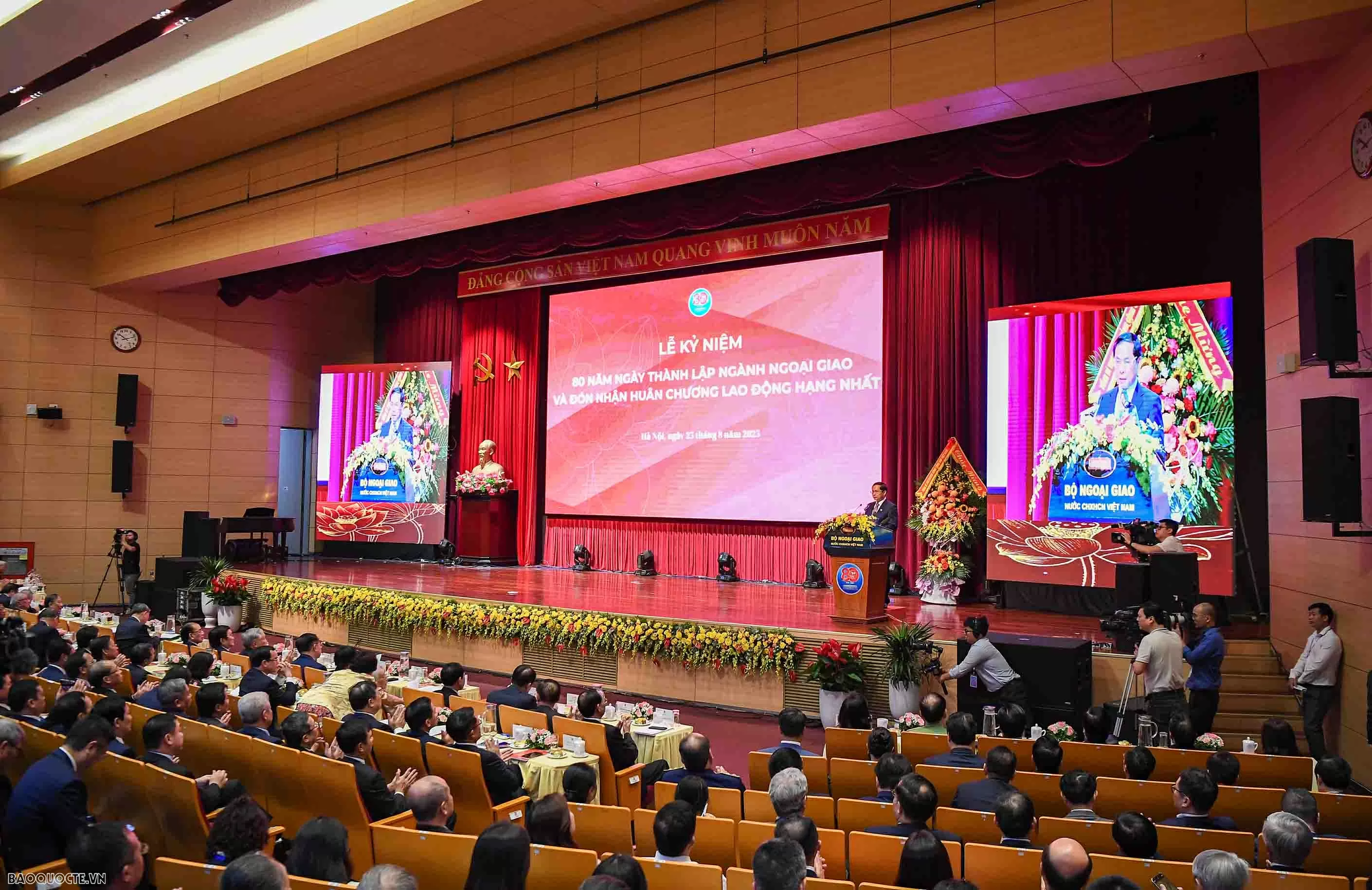 Phó Thủ tướng, Bộ trưởng Ngoại giao Bùi Thanh Sơn phát biểu tại lễ kỷ niệm. (Ảnh; Nguyễn Hồng)