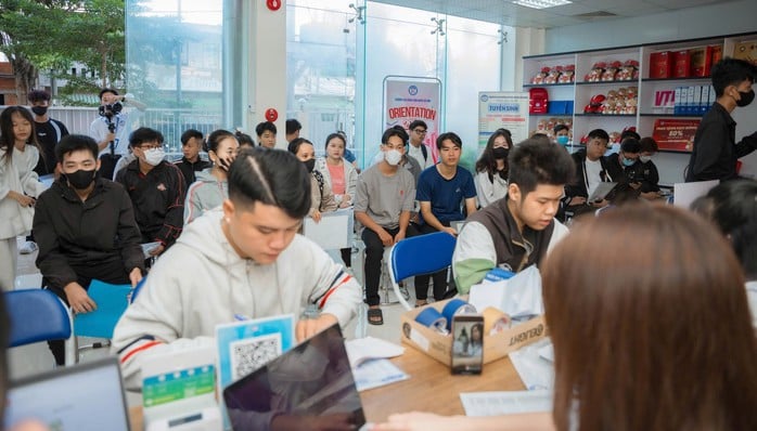 Đã trúng tuyển đại học, nhiều thí sinh bất ngờ chuyển hướng học cao đẳng - Ảnh 1.
