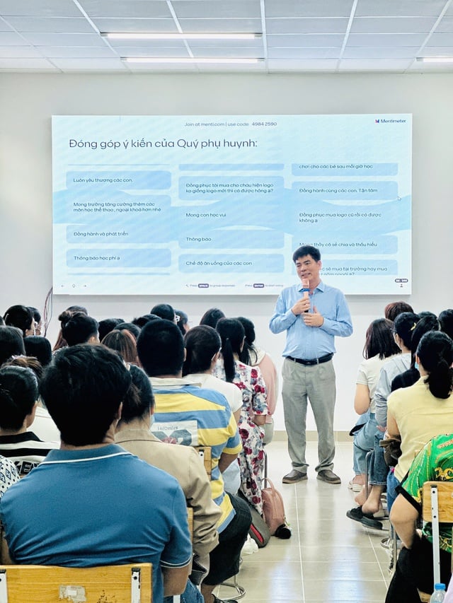 Buổi họp phụ huynh học sinh lớp 1 ấn tượng với thầy hiệu trưởng - Ảnh 5.