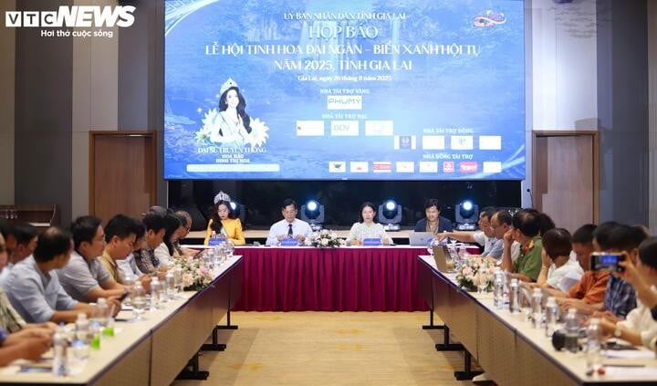 Quang cảnh buổi họp báo công bố Lễ hội “Tinh hoa Đại ngàn - Biển xanh hội tụ” năm 2025 của UBND tỉnh Gia Lai.