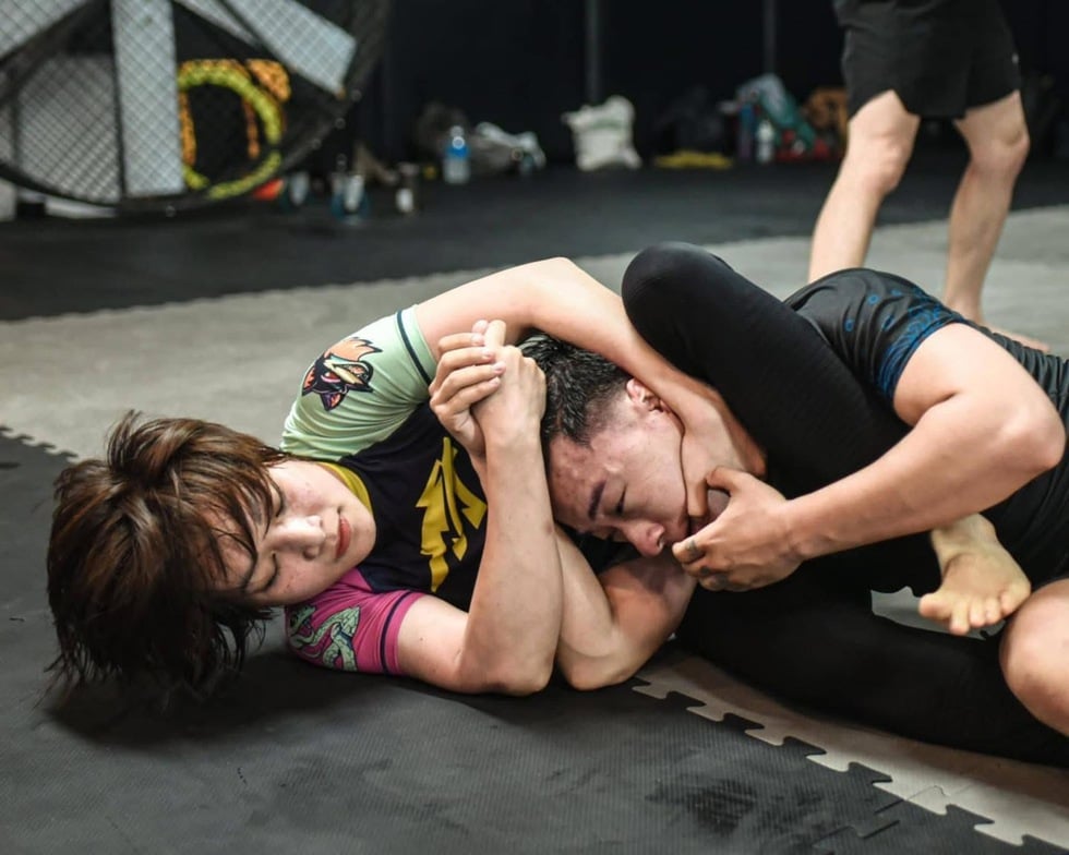 Cận cảnh ‘cô gái MMA’ gây bão mạng, học võ để đủ khả năng tự vệ
- Ảnh 5.