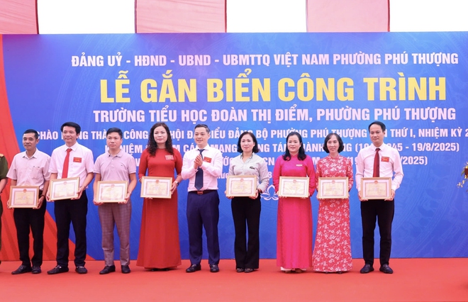 Phường Phú Thượng khánh thành công trình chào mừng 80 năm Cách mạng tháng Tám thành công và Quốc khánh 2/9- Ảnh 3.