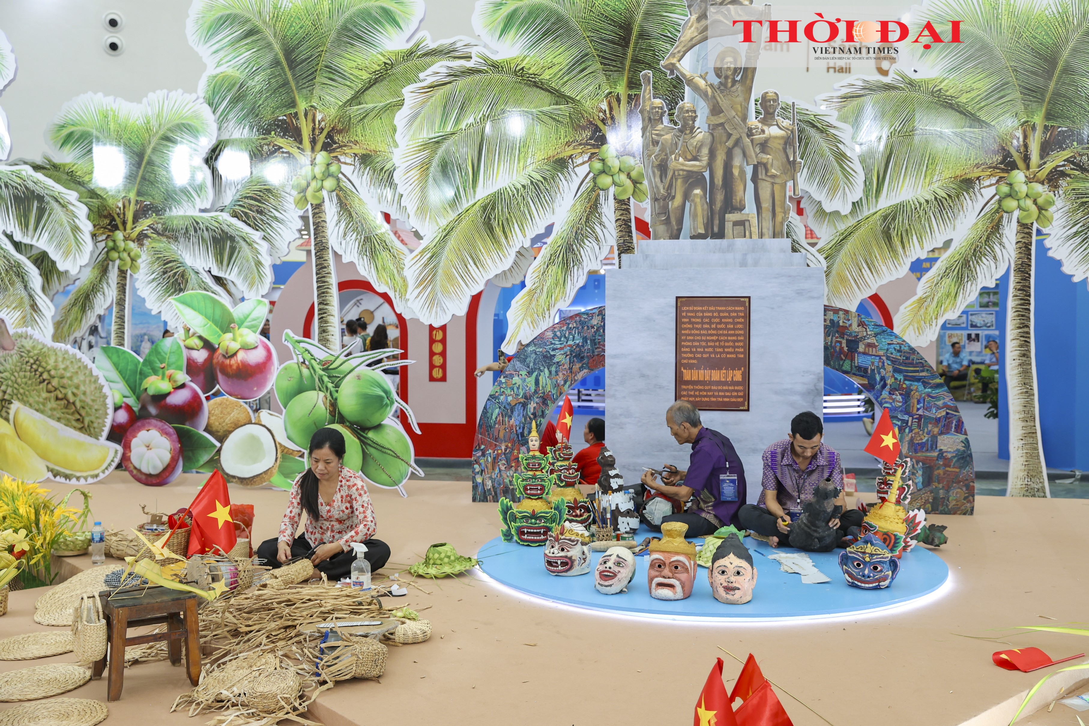 Không gian trưng bày chủ đề Tỉnh giàu nước mạnh trưng bày những thành tựu thời kỳ đổi mới; lịch sử hình thành, phát triển và chuyển đổi, cùng với bản sắc văn hoá, các lợi thế, tiềm năng phát triển của 34 tỉnh, thành phố. (Ảnh: Đinh Hòa)