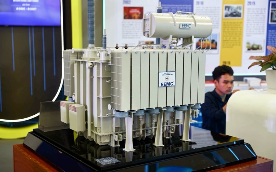 Robot, máy bay không người lái 