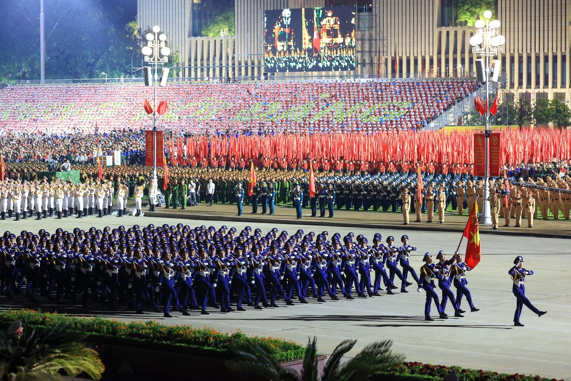 Diễu binh, diễu hành A80: Thể hiện khí thế hào hùng, sức mạnh của lực lượng vũ trang nhân dân- Ảnh 4.