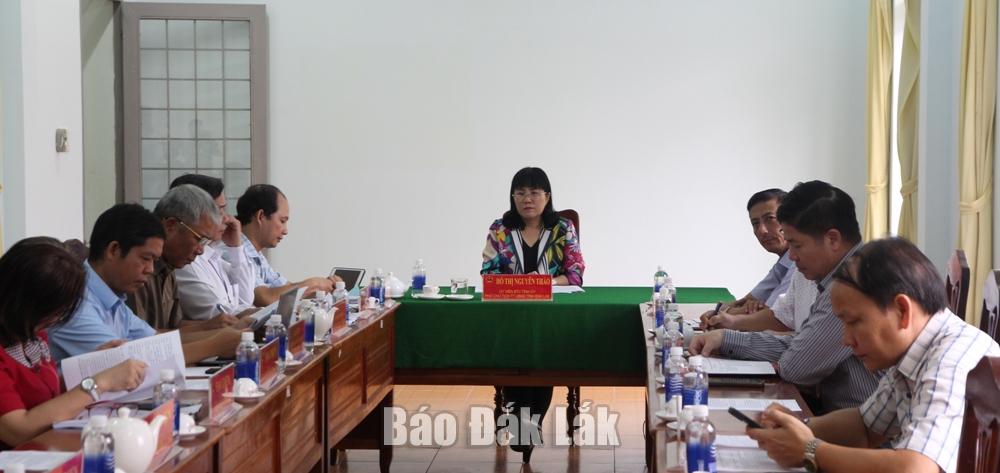 Ủy viên Ban Thường vụ Tỉnh ủy, Phó Chủ tịch Thường trực UBND tỉnh Hồ Thị Nguyên Thảo chủ trì buổi tiếp công dân.