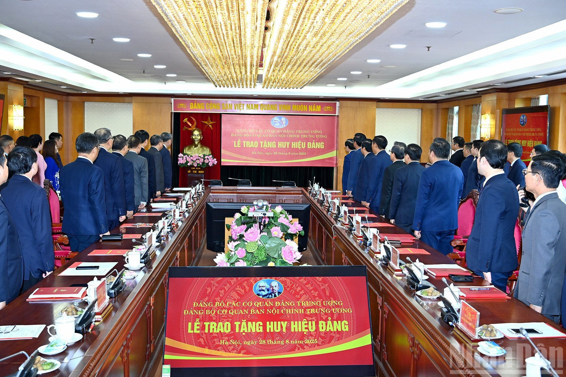 ndo_br_a3-bnd-6079.jpg