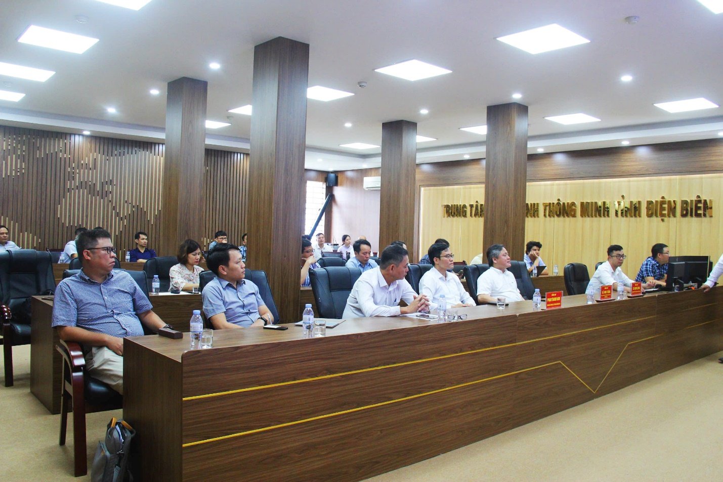 Bộ KH&CN làm việc tại Điện Biên: Tháo gỡ khó khăn, thúc đẩy chính quyền hai cấp chuyển đổi số hiệu quả - Ảnh 2.