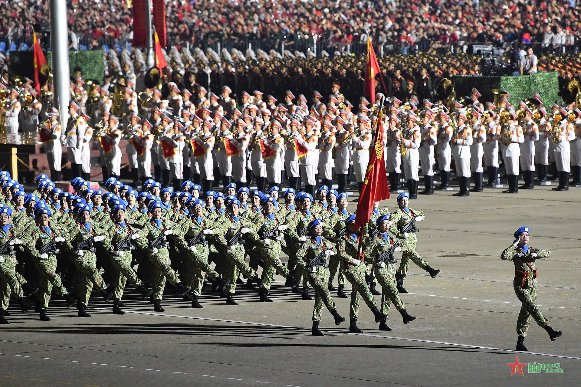 Phấn khởi, vinh dự và tự hào là Người Việt Nam