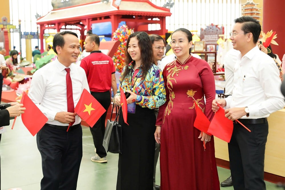 Da Nang beeindruckt mit Technologiestand auf der National Achievement Exhibition – Foto 6