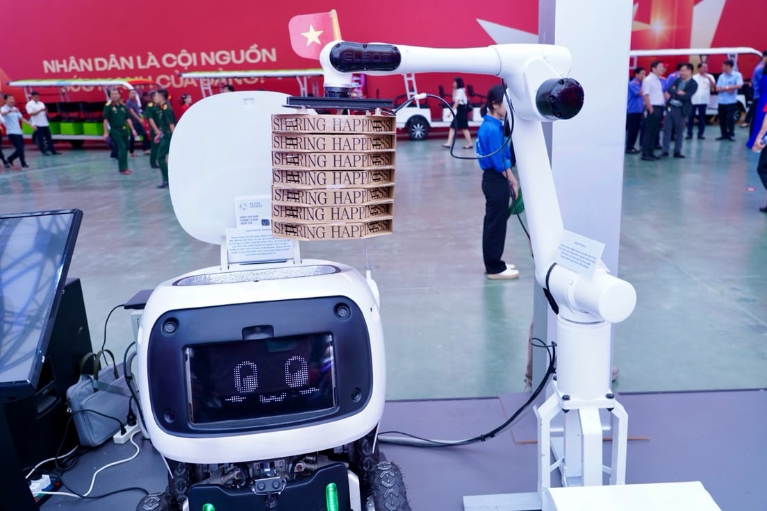 Robot, máy bay không người lái 