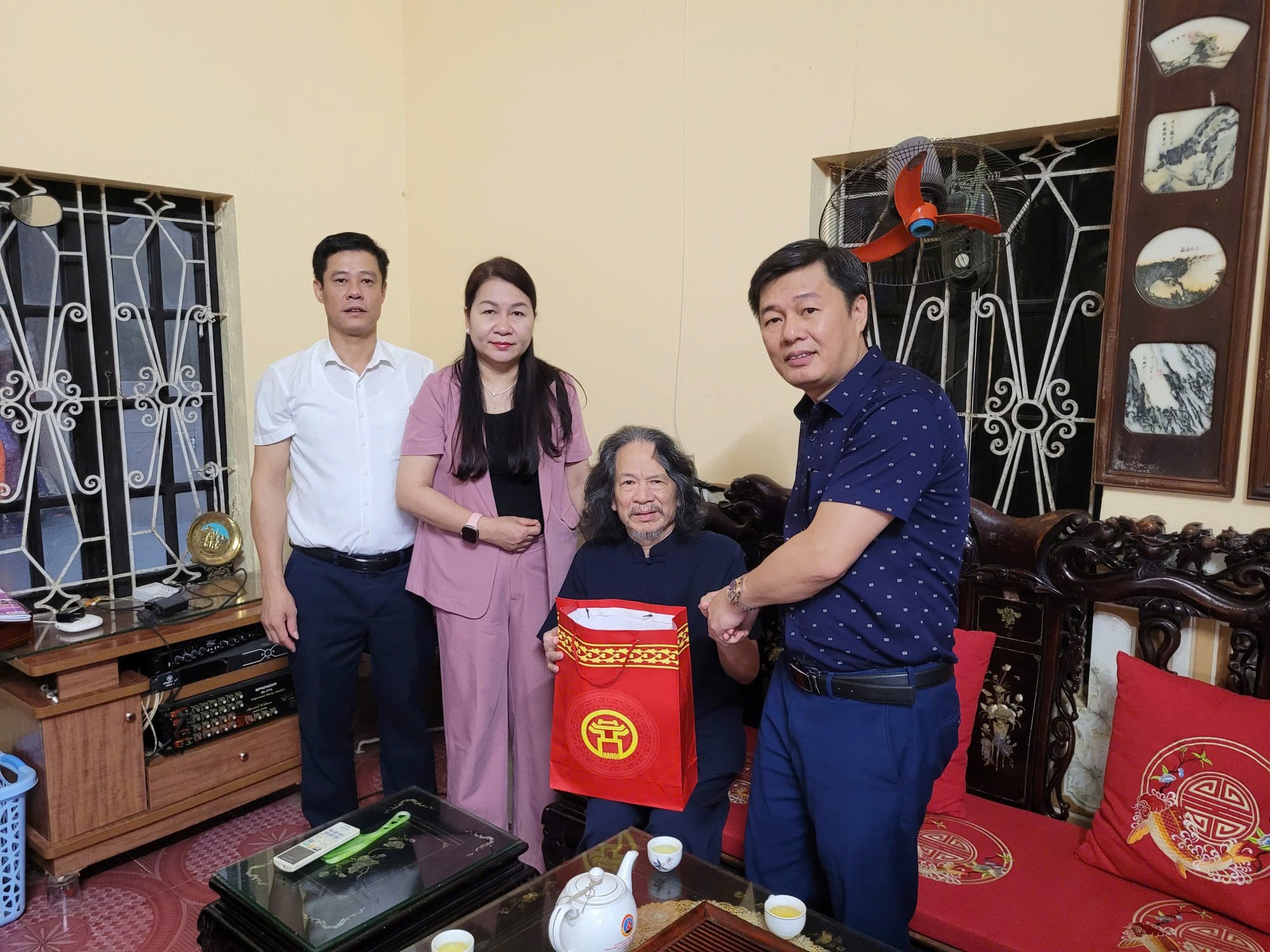 Lãnh đạo xã Phú Nghĩa thăm tặng quà các gia đình chính sách, người có công- Ảnh 6.