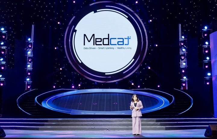 MedCA JSC의 Dang Thi Anh Tuyet 사장이 8월 27일 MedCAT AI Care 출시 행사에 참석했습니다. (출처: MedCAT)