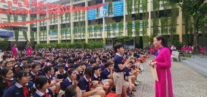 Những thông báo xúc động của trường học ở TP HCM trước ngày khai giảng  - Ảnh 2.