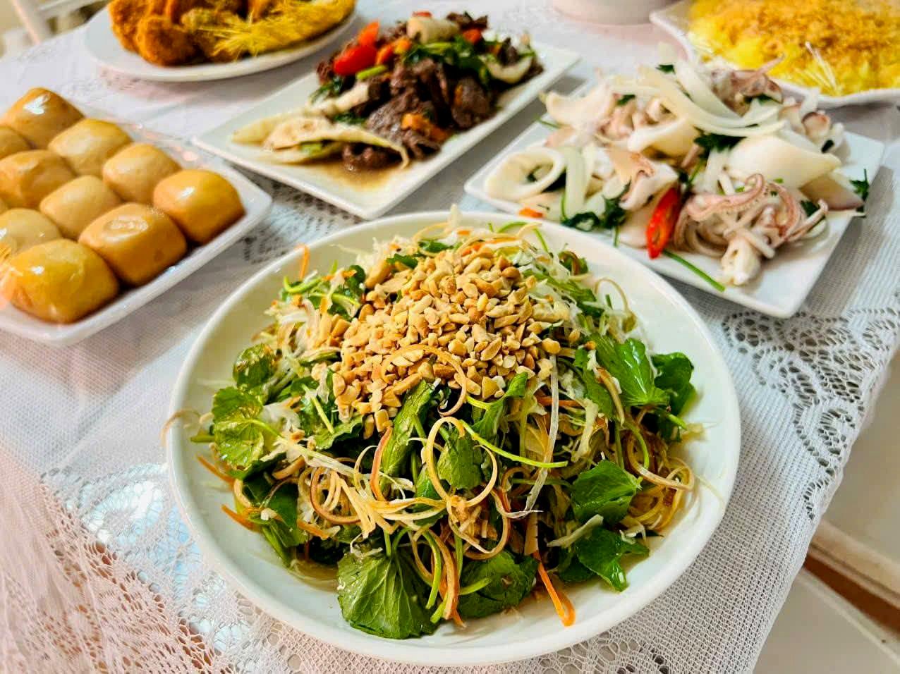 salada de erva-cidreira huong vy.jpg