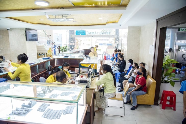 Xóa độc quyền sản xuất vàng miếng , thị trường vàng chờ nguồn cung mới- Ảnh 1.