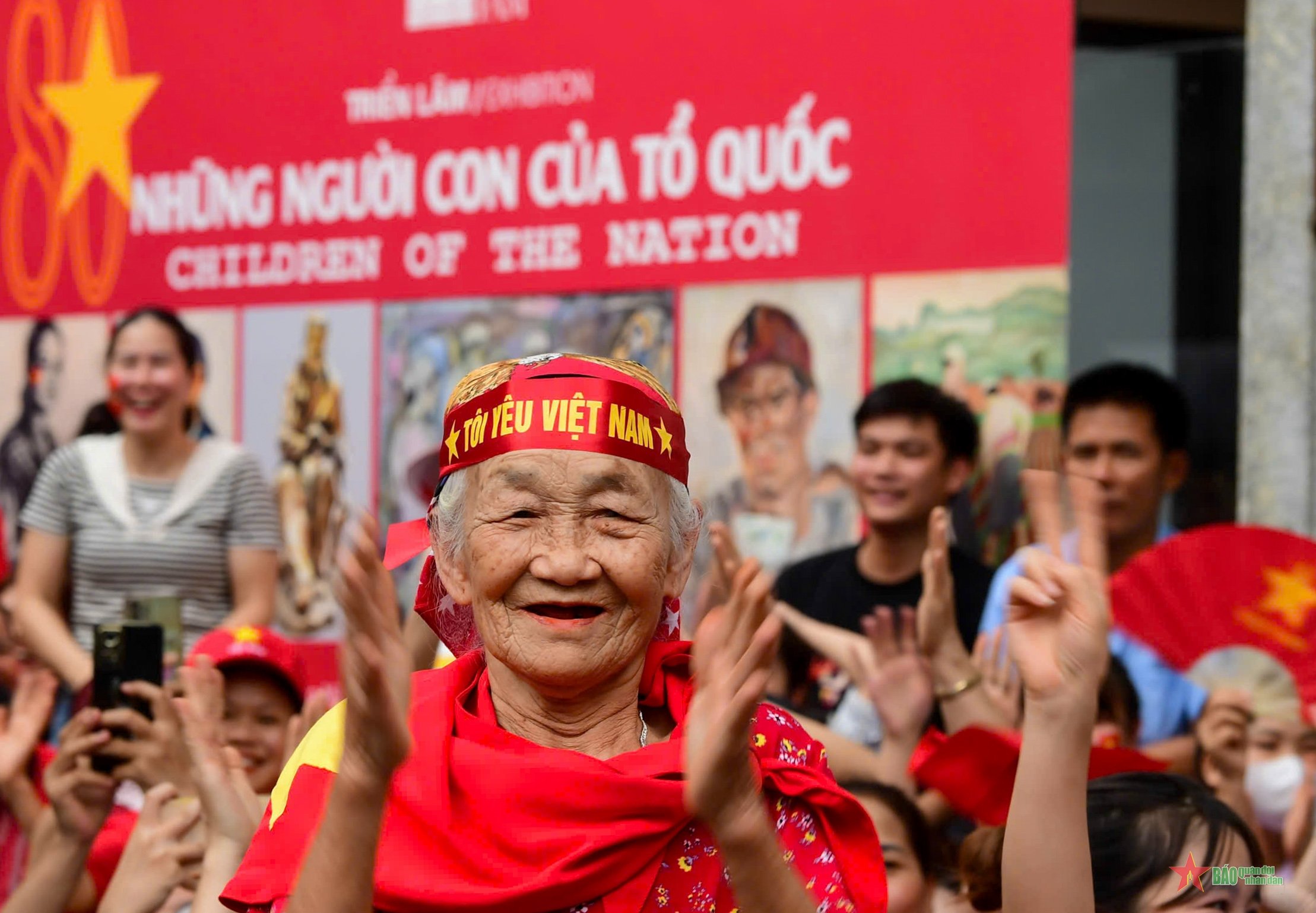 Phấn khởi, vinh dự và tự hào là Người Việt Nam