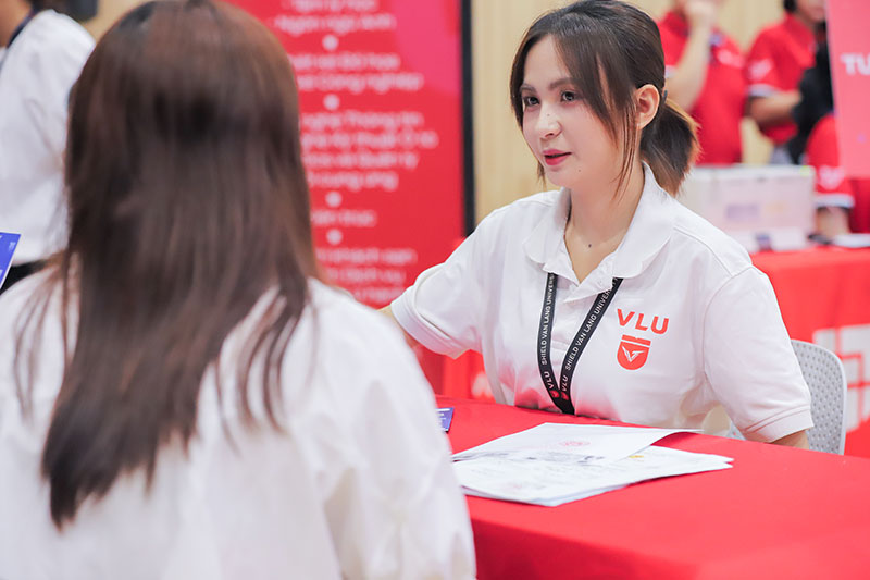 Trường Đại học Văn Lang công bố điểm chuẩn trúng tuyển chính thức năm 2025 -0