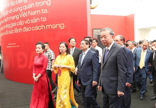 Ngươi dân hào hứng tham dự Triển lãm “80 năm hành trình Độc lập – Tự do – Hạnh phúc”  - Ảnh 1.