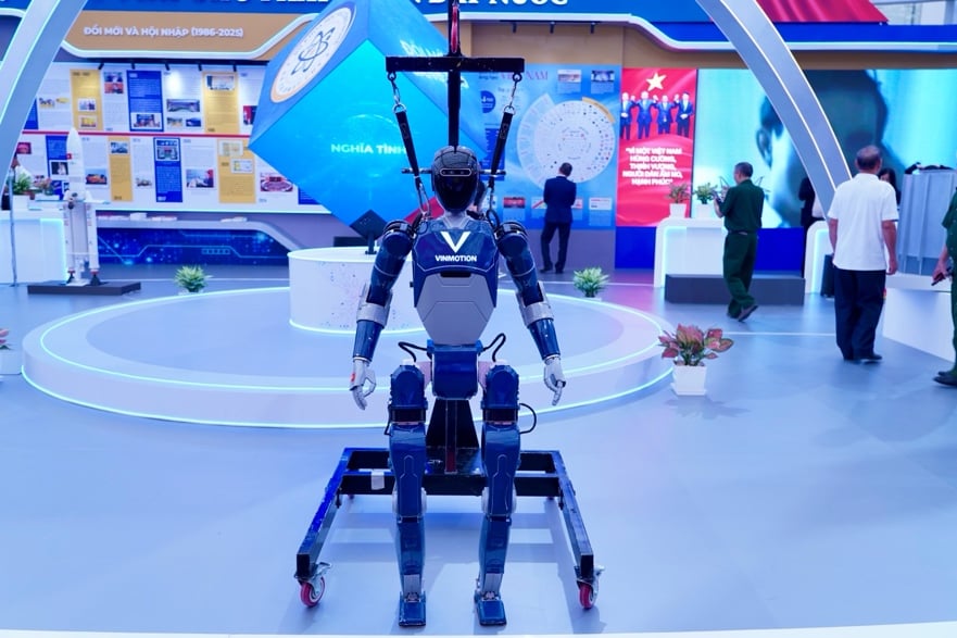 Robot, máy bay không người lái 