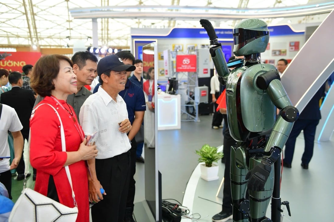 Robot, máy bay không người lái 