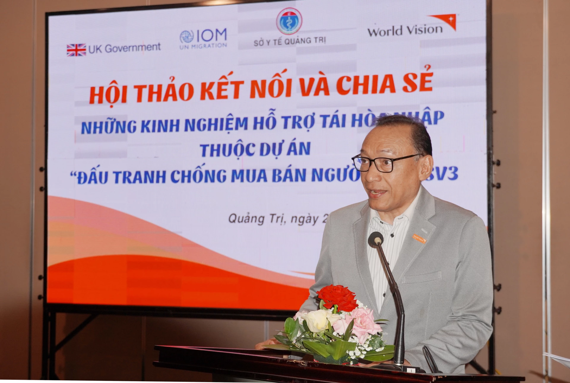 Mr. Doseba Tue Sinay, Chief Representative of TNTG in Vietnam, spoke at the workshop - Photo: H.N