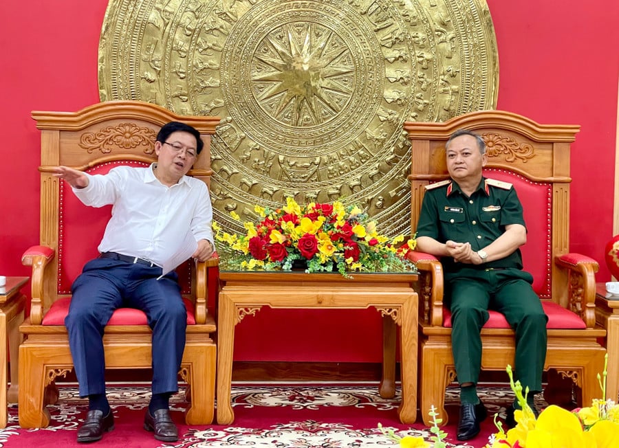 dong-chi-ho-quoc-dung-uy-vien-ban-chap-hanh-trung-uong-dang-bi-thu-tinh-uy-gia-lai-lam-viec-voi-binh-doan-15-anh-vu-thao.jpg
