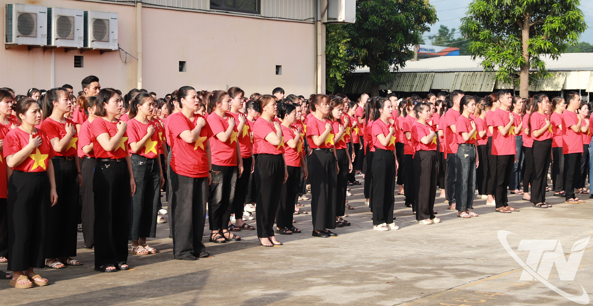 Khơi dậy niềm tự hào dân tộc trong công nhân, lao động của TDT