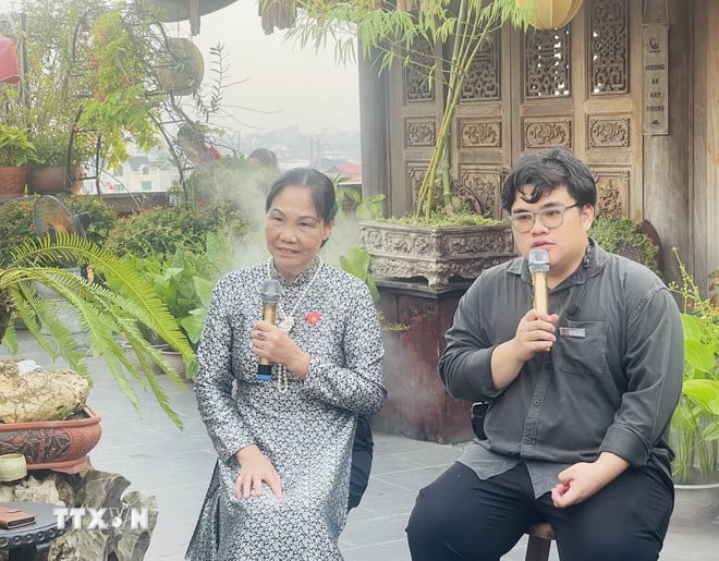 ttxvn-gom-bat-trang-2.jpg