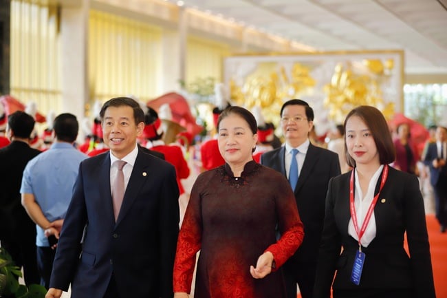 Ảnh: Lãnh đạo Đảng, Nhà nước dự Lễ khai mạc Triển lãm thành tựu Đất nước &quot;80 năm hành trình Độc lập- Tự do- Hạnh phúc&quot; - Ảnh 8.