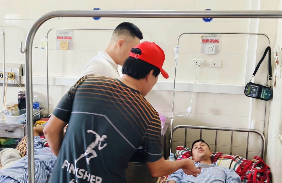 HLV Kim đã biết tin Doãn Ngọc Tân bị gãy xương sườn, chưa gọi người thay thế ở đội tuyển- Ảnh 3.