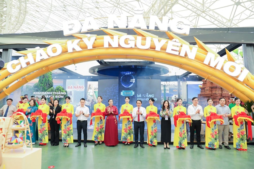 Da Nang beeindruckt mit Technologiestand auf der National Achievement Exhibition – Foto 1