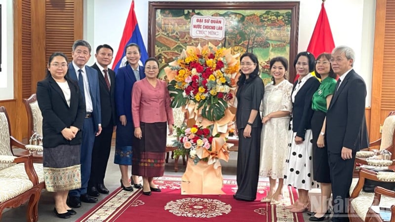 គណៈប្រតិភូស្ថានទូតឡាវបានអបអរសាទរក្រសួងវប្បធម៌ កីឡា និងទេសចរណ៍ ក្នុងឱកាសខួបលើកទី៨០ នៃការបង្កើតវិស័យនេះ។