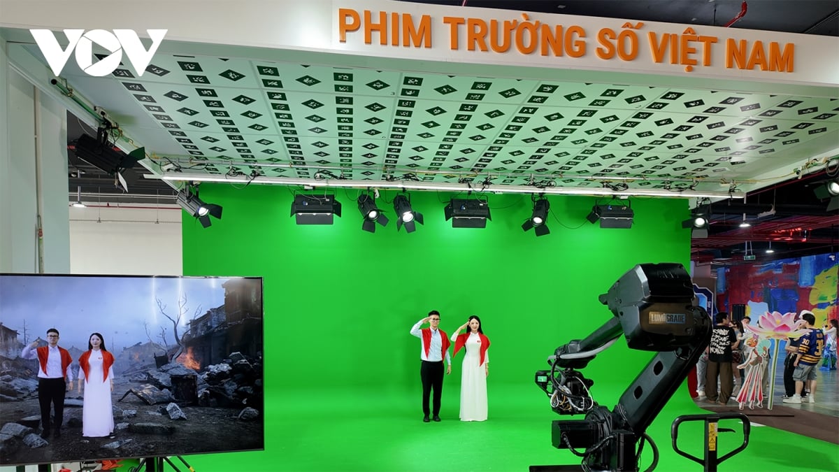 Khán giả tại triển lãm có thể hóa thân thành nhân vật lịch sử, cổ trang hay viễn tưởng chỉ trong vài giây.