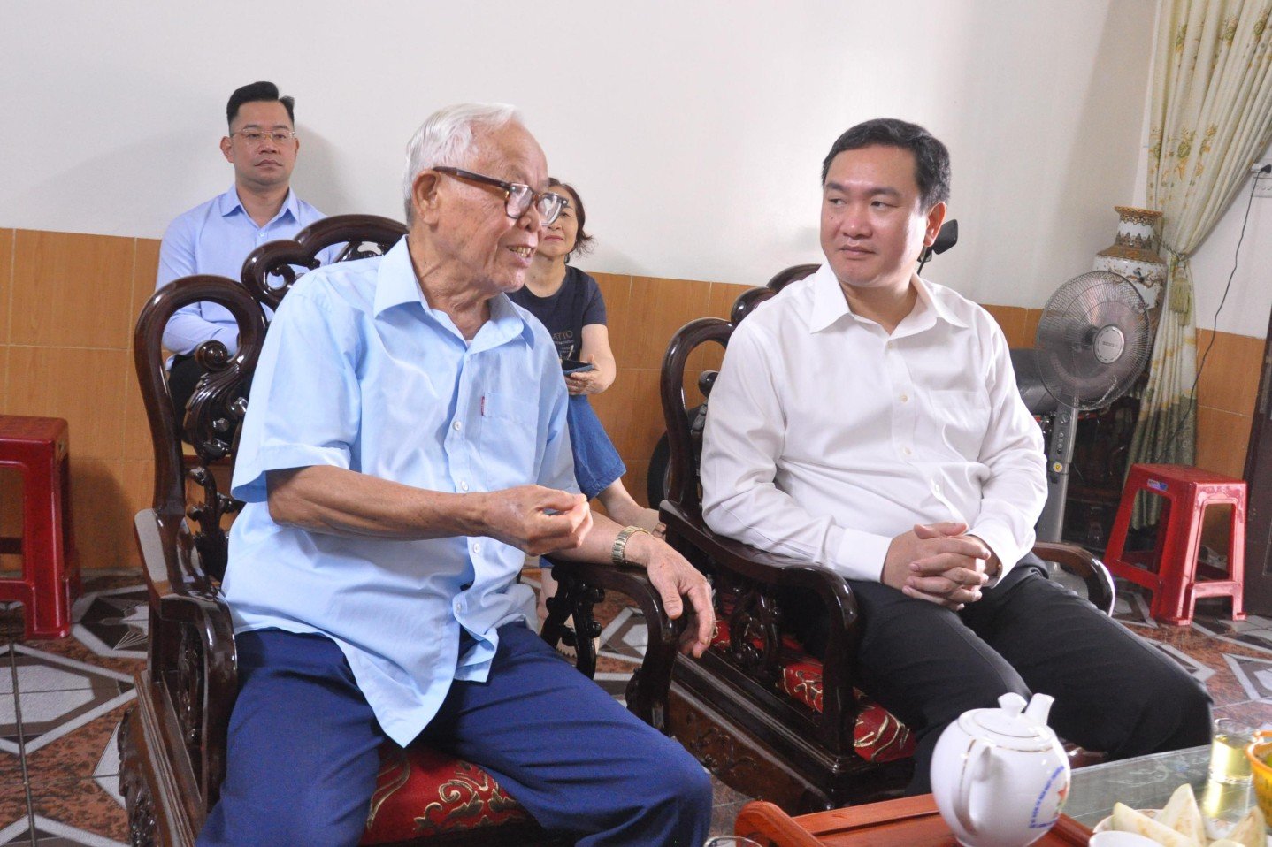 Đồng chí Vi Xuân Thanh, nguyên Phó Bí thư Thường trực Tỉnh uỷ cảm ơn sự quan tâm của Thường trực Tỉnh uỷ, của lãnh đạo tỉnh