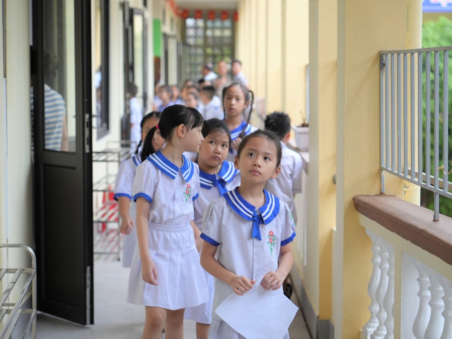 hoc-sinh-nghe-an-tuu-truong-1.jpg