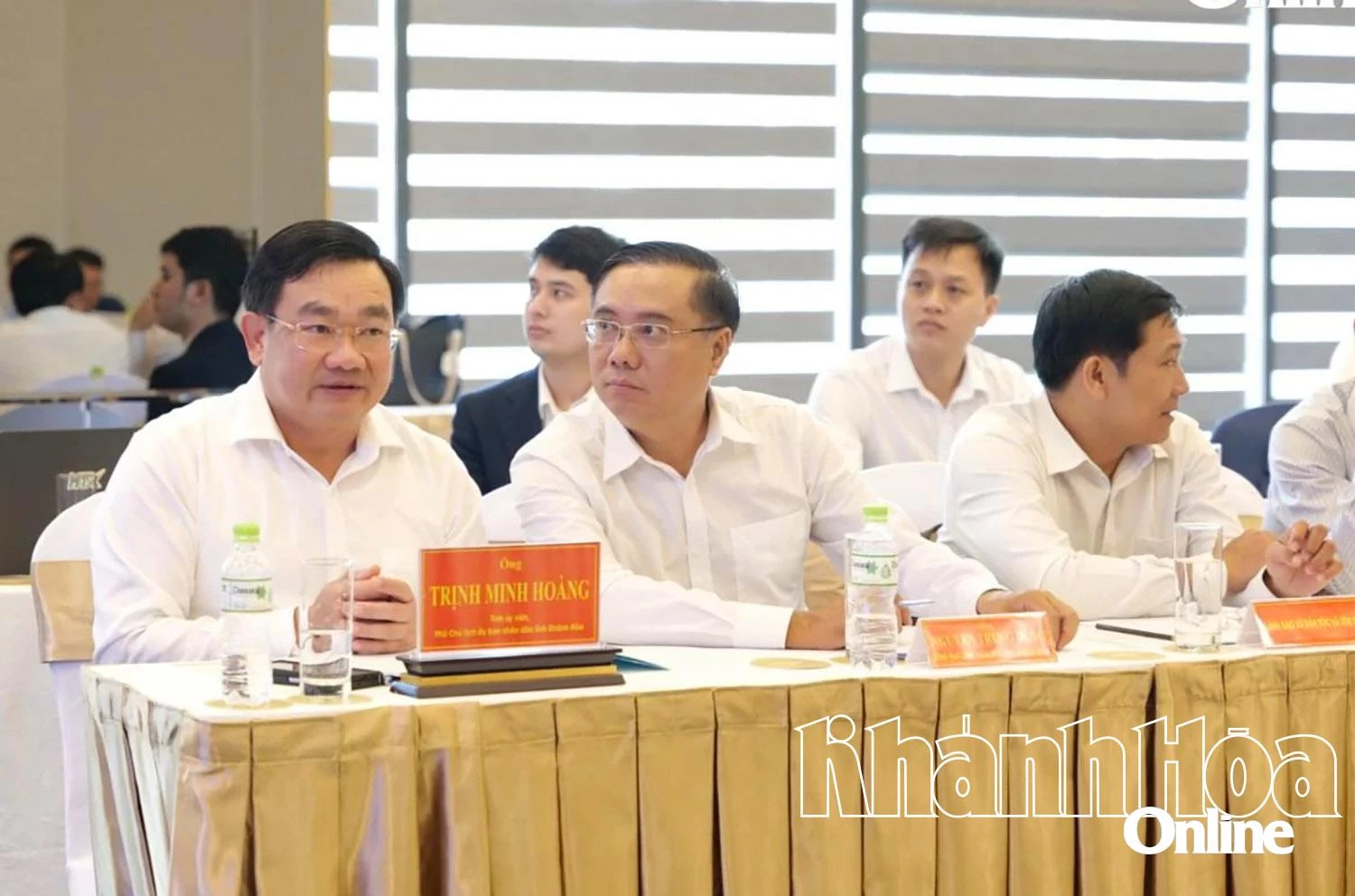 Các đại biểu tham dự hội nghị.