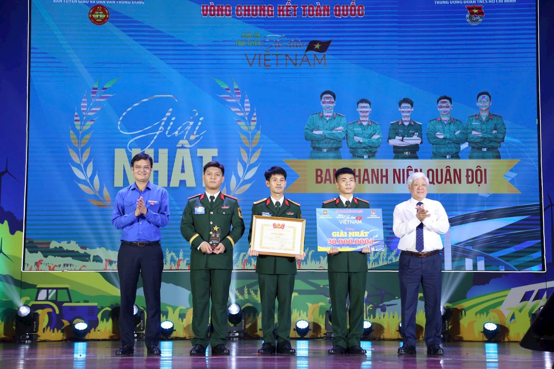 nhat.jpg
