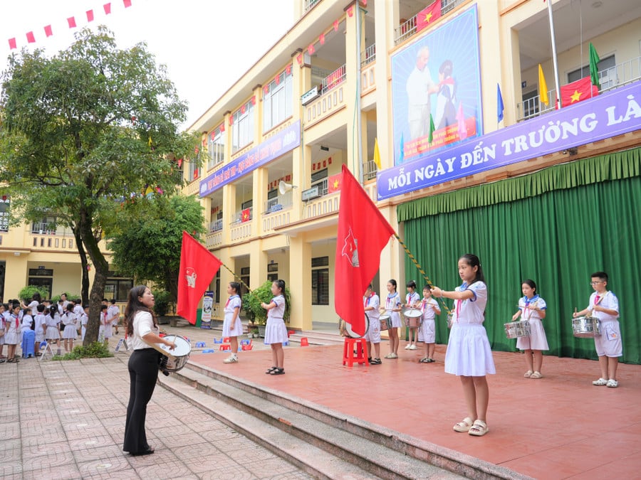 hoc-sinh-nghe-an-tuu-truong.jpg