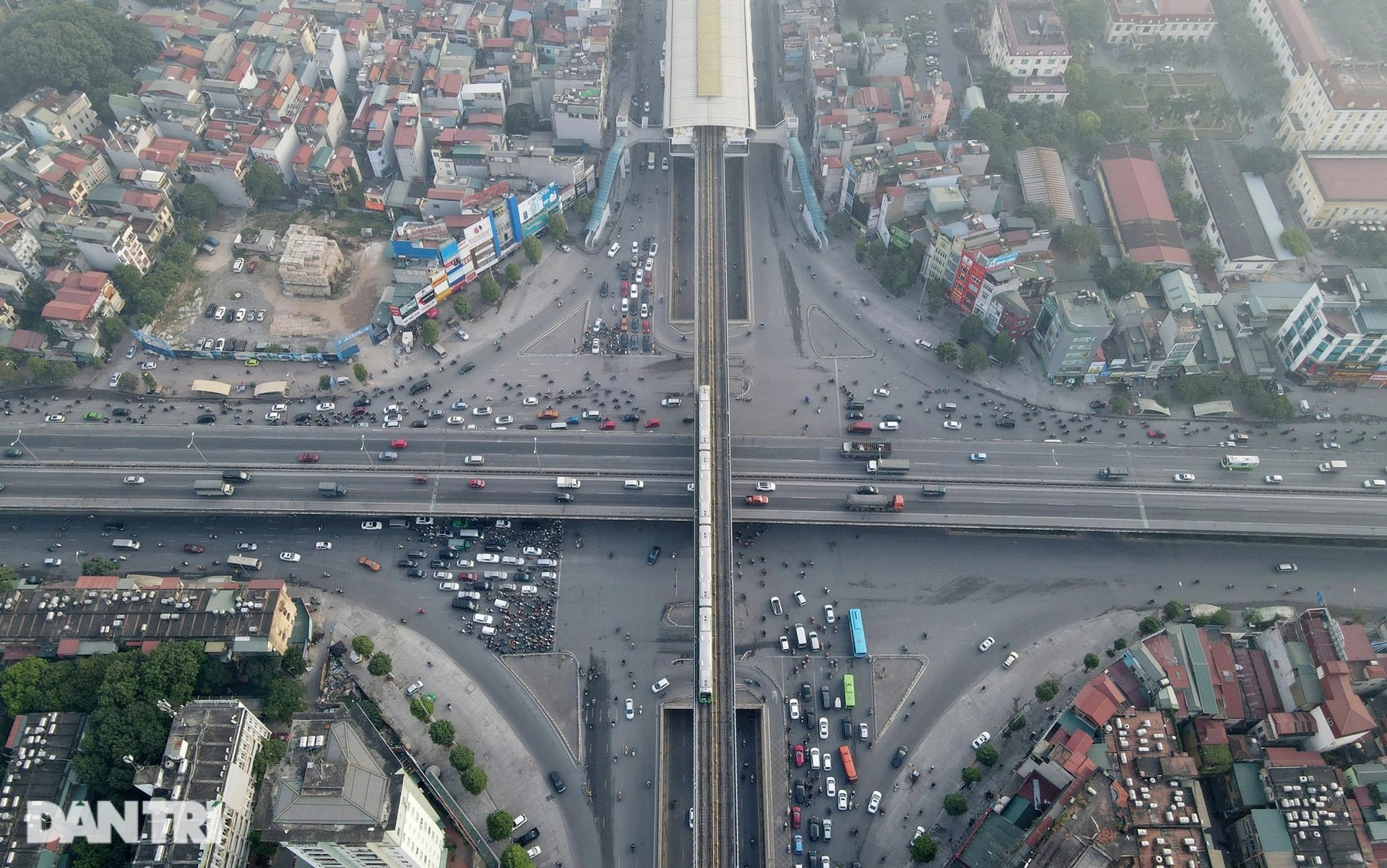 Cựu binh xúc động ngắm Thủ đô đổi thay từ chuyến tàu trên cao - 12