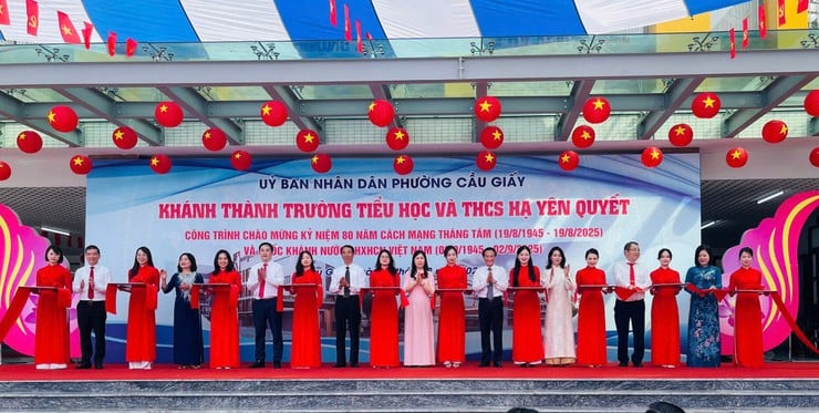Phường Cầu Giấy gắn biển công trình chào mừng Quốc khánh 2/9- Ảnh 1.