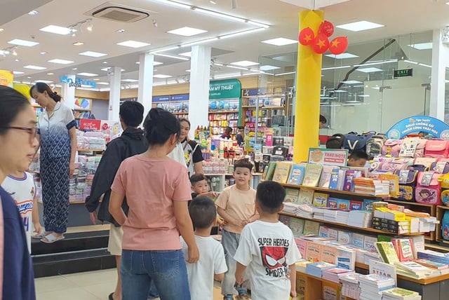 Phân biệt sách giáo khoa thật - giả thế nào? - Ảnh 3.
