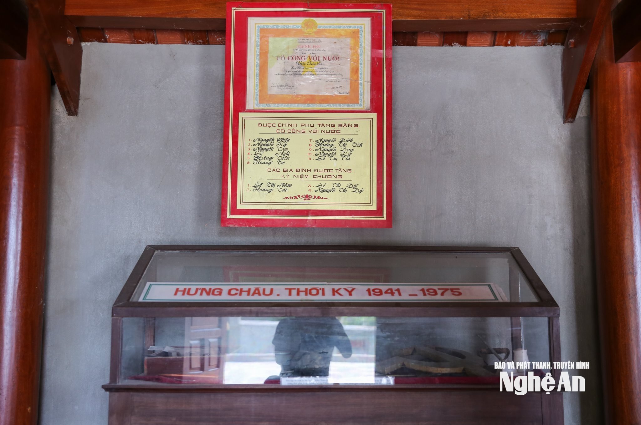 Ausgestellte Artefakte im Hoang Vien House Relic. Foto: Cong Kien