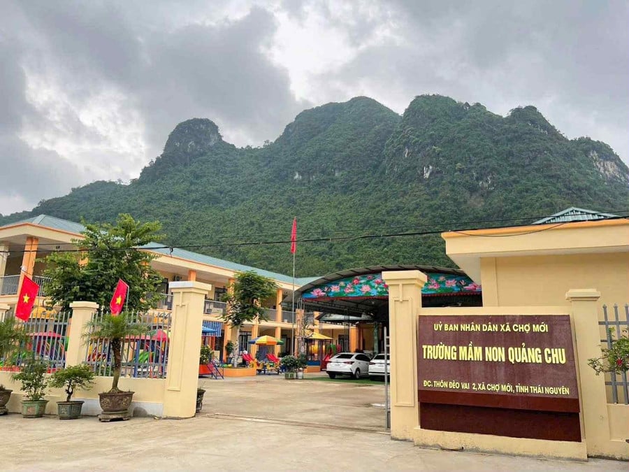 truong-lop-hoc-duoc-xay-dung-khang-trang.jpg