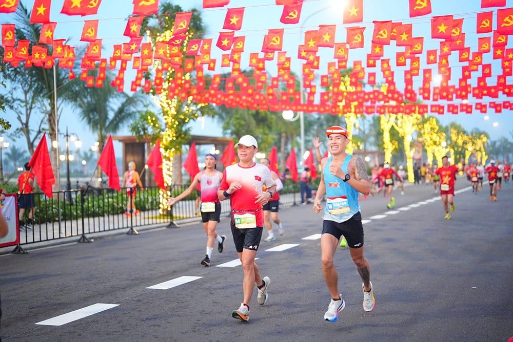Những bước chân nối dài khát vọng - ảnh 1